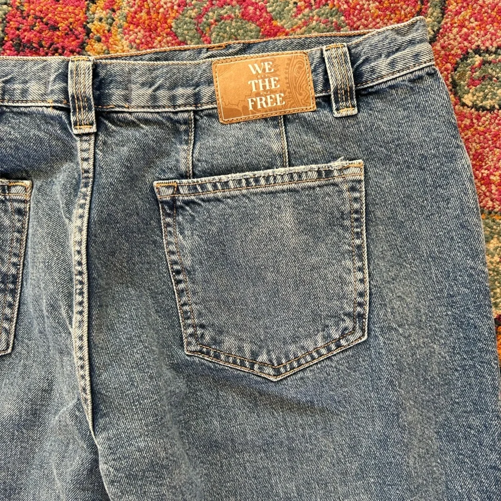 Free People | Women’s medium blue Curvy Siren Low Rise button fly jeans, size 35